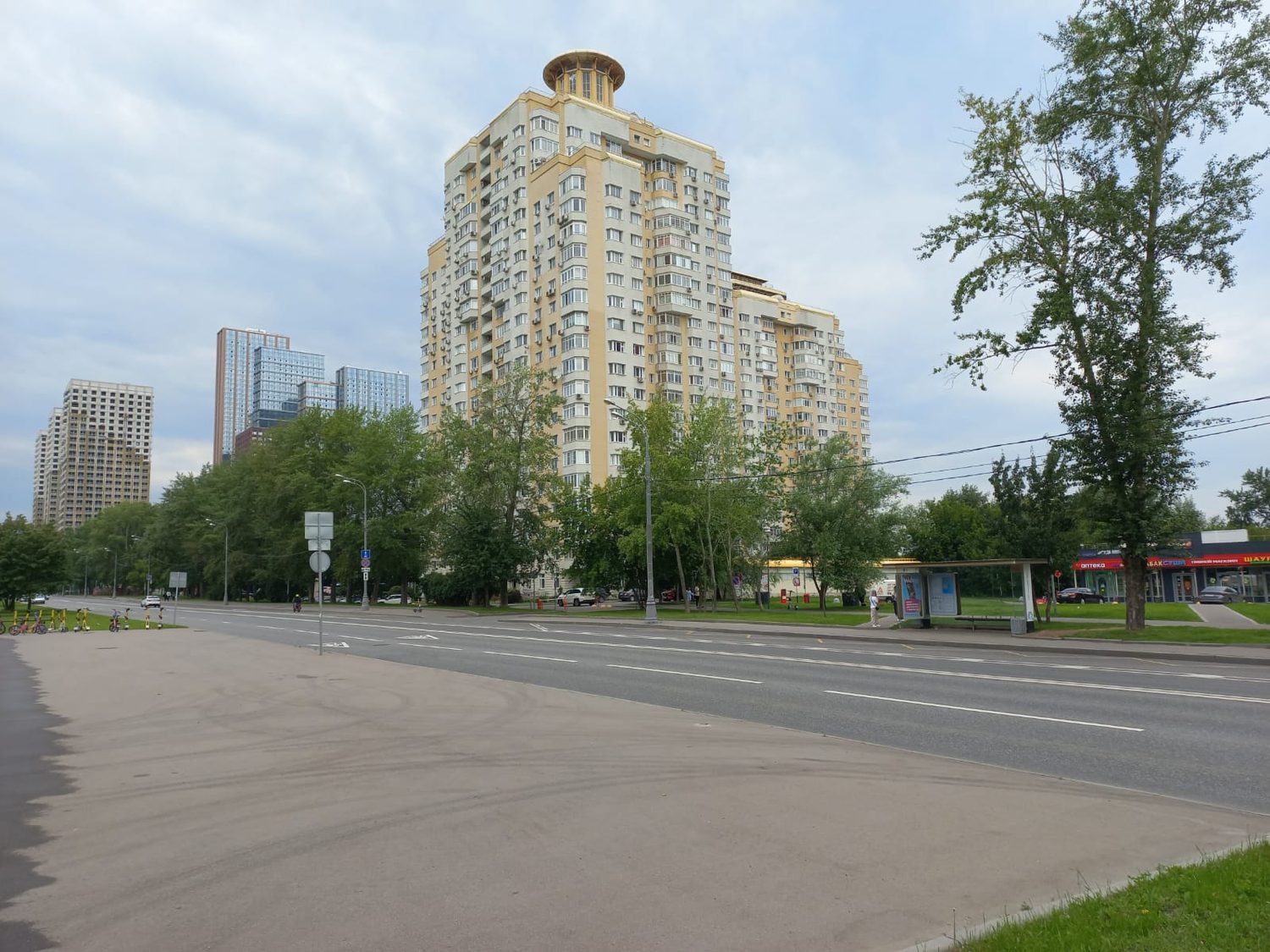 Продажа имущества, находящегося в собственности города Москвы: жилое помещение …