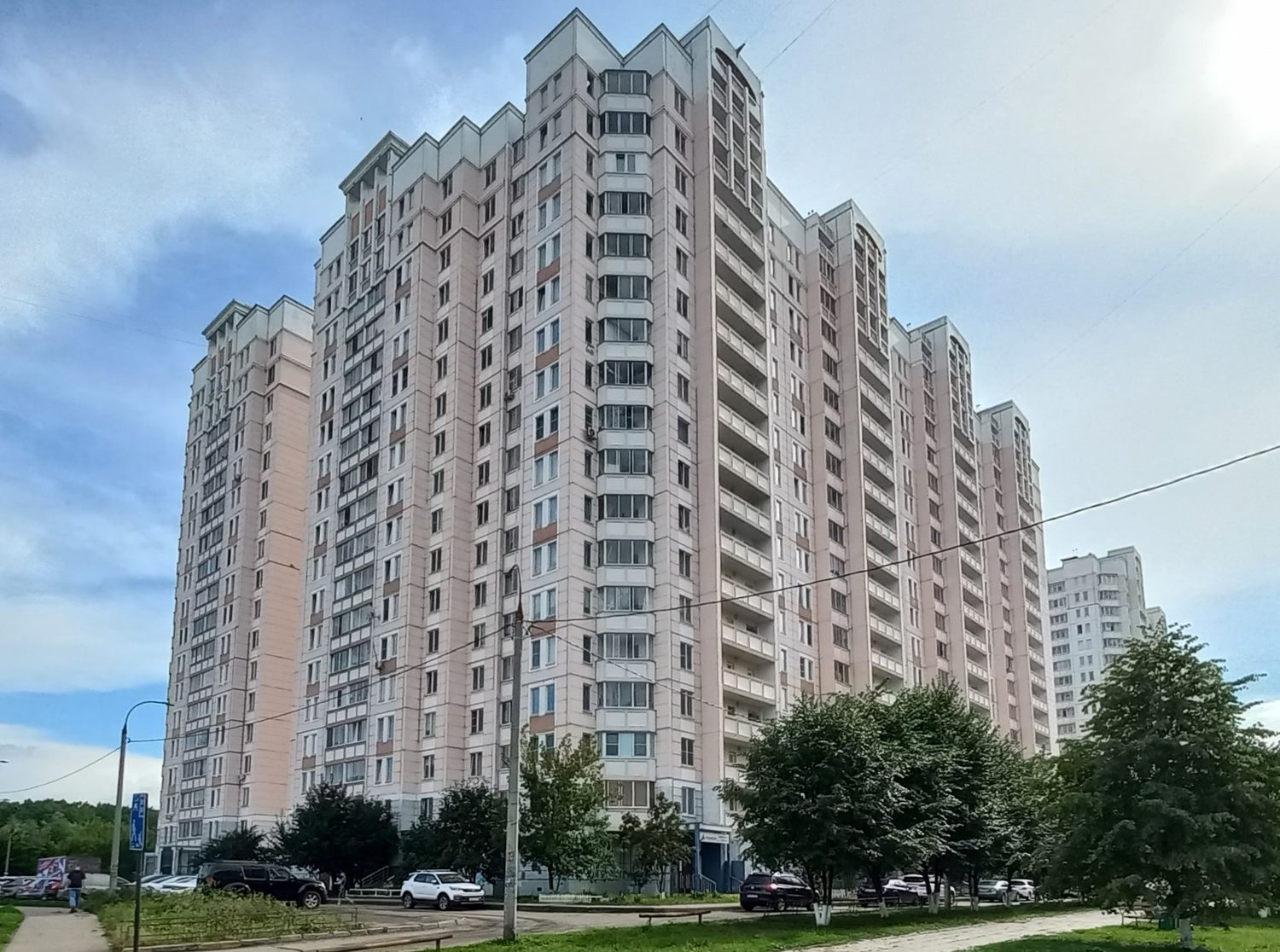 Продажа имущества, находящегося в собственности города Москвы, жилое помещение …
