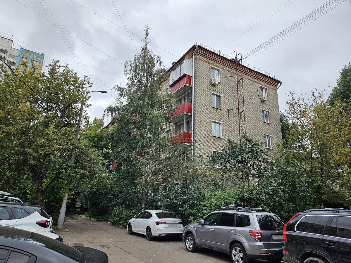 Продажа имущества, находящегося в собственности города Москвы: жилое помещение …