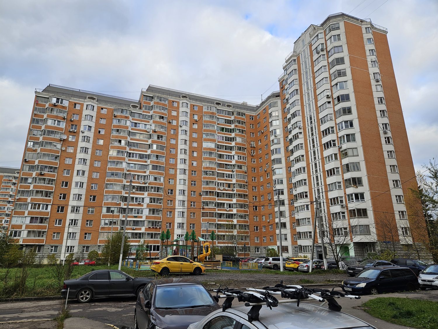 Продажа имущества, находящегося в собственности города Москвы: жилое помещение …