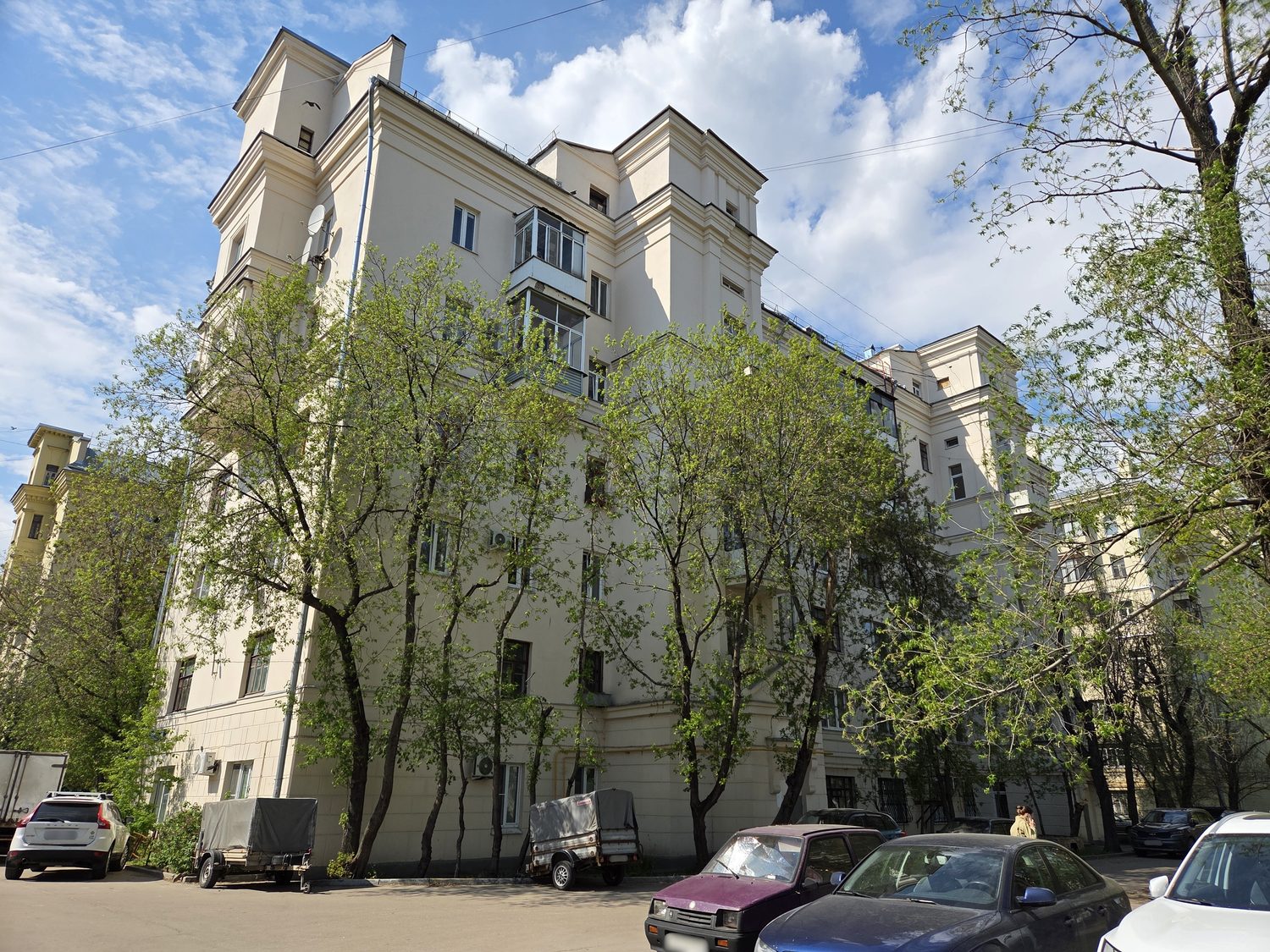 Продажа имущества, находящегося в собственности города Москвы, жилое помещение …