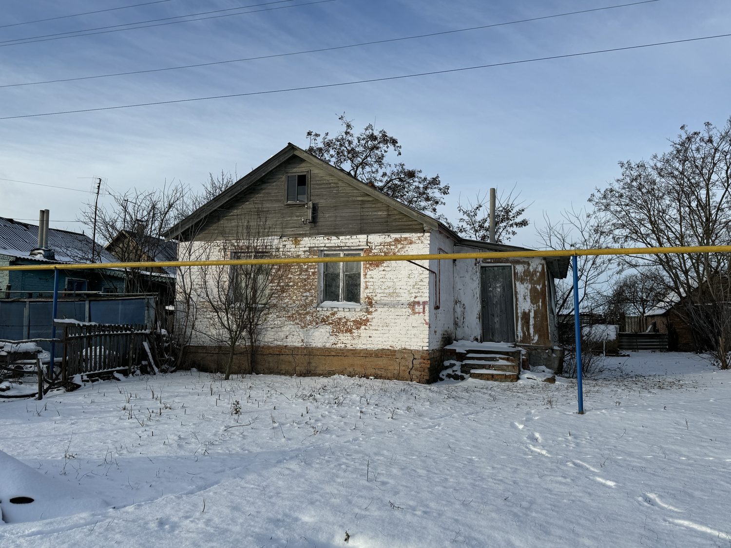 Здание 61,6 кв.м и земельный участок 391 кв.м, расположенные по адресу: Курская…
