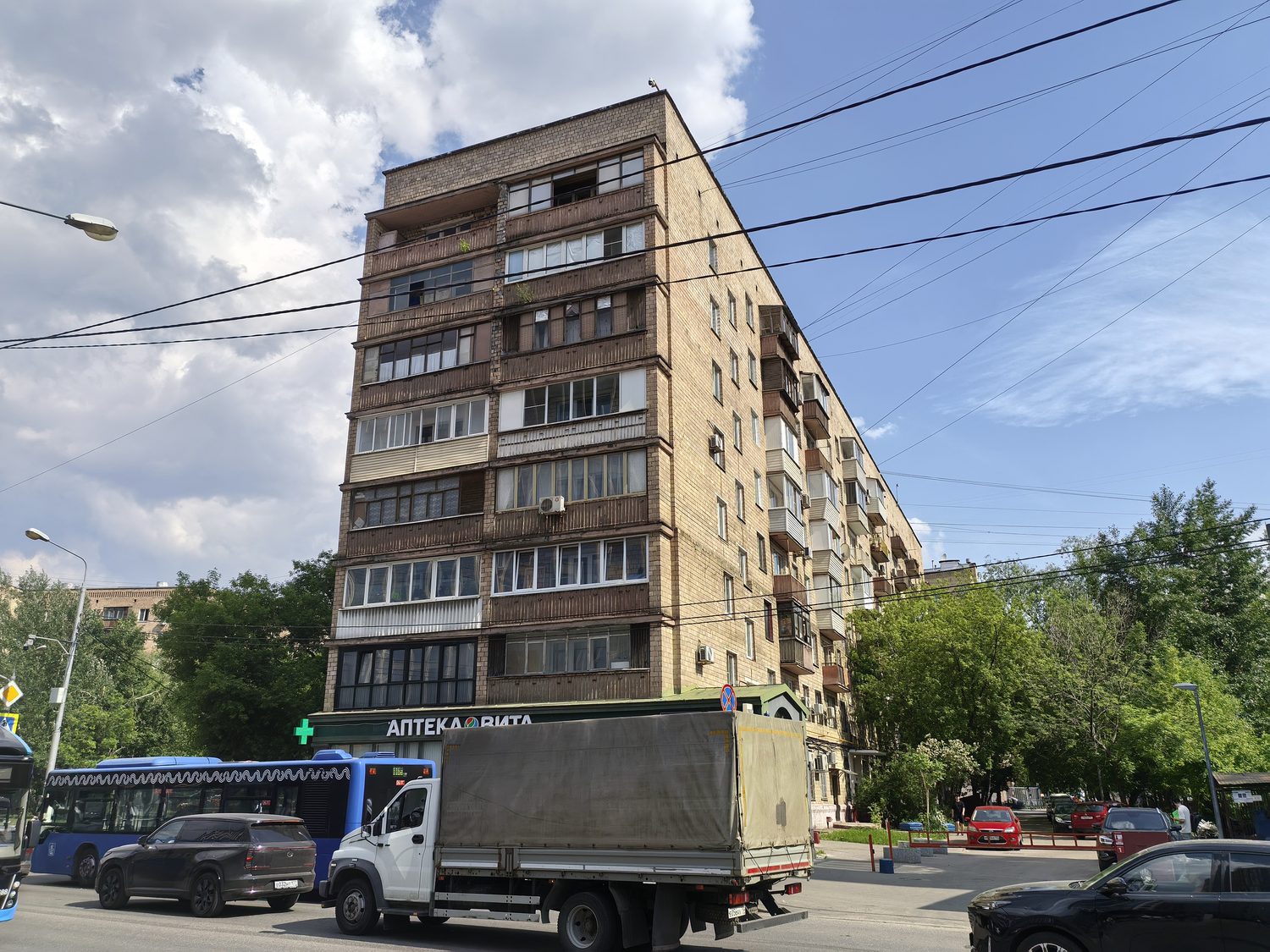Продажа имущества, находящегося в собственности города Москвы: жилое помещение …