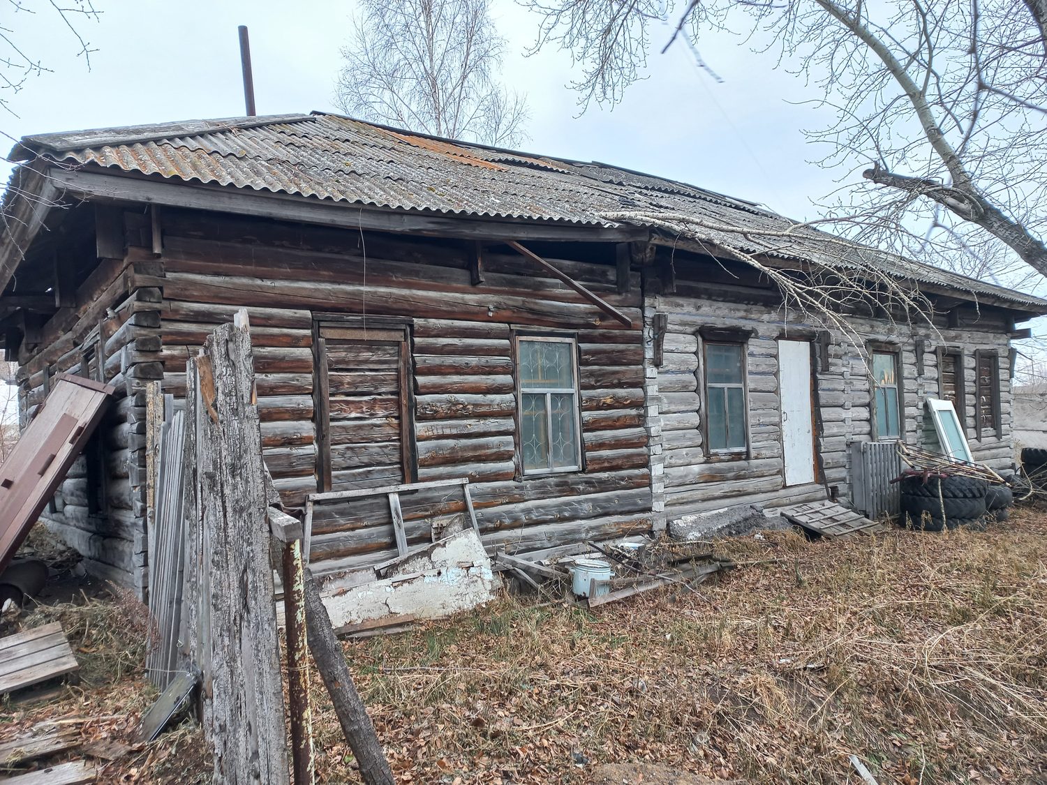 Нежилое здание с земельным участком город Ачинск, ул.Горная, 2Д