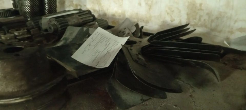 Движимое военное имущество (кроме вооружения и боеприпасов): а) запасные части …