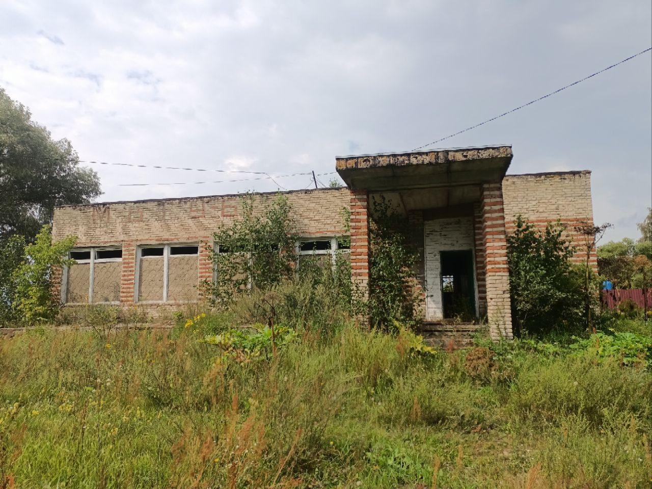 Продажа нежилого здания 140,8 кв.м. с земельным участком 2 500 кв.м. в м.о. Его…