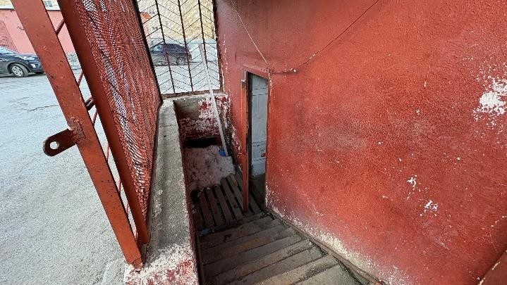 Нежилое помещение в нежилом здании Апатитского городского рынка с кадастровым н…