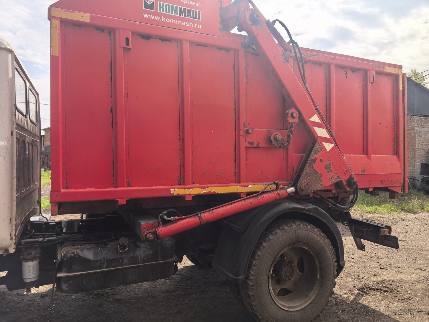 Грузовой автомобиль КО 440, 2016 г.в., г/н А234УХ161, VIN XVL483212G0000944, бе…