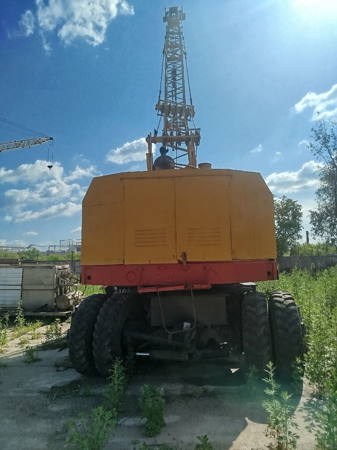 Кран самоходный КС-4361А, 1992 года выпуска, цвет - желтый, государственный ном…