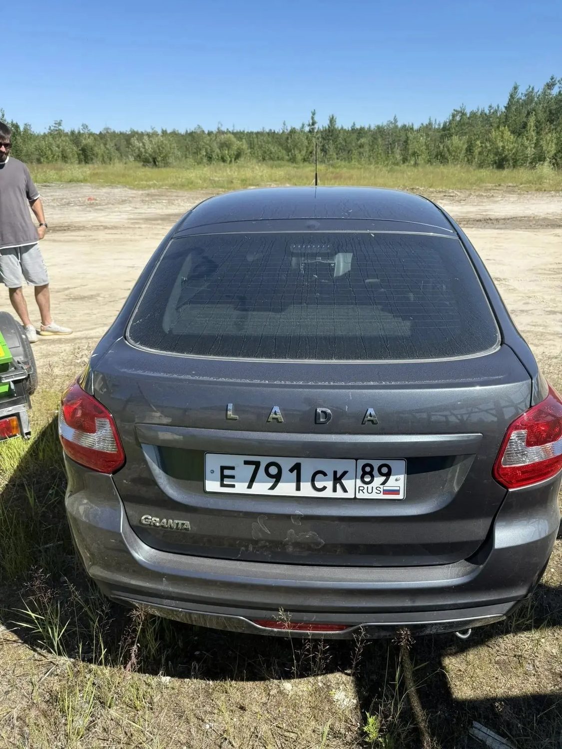 Автомобиль марки "Lada Granta" г.р.з Е791СК89. (ключи и документы отсутствуют, …