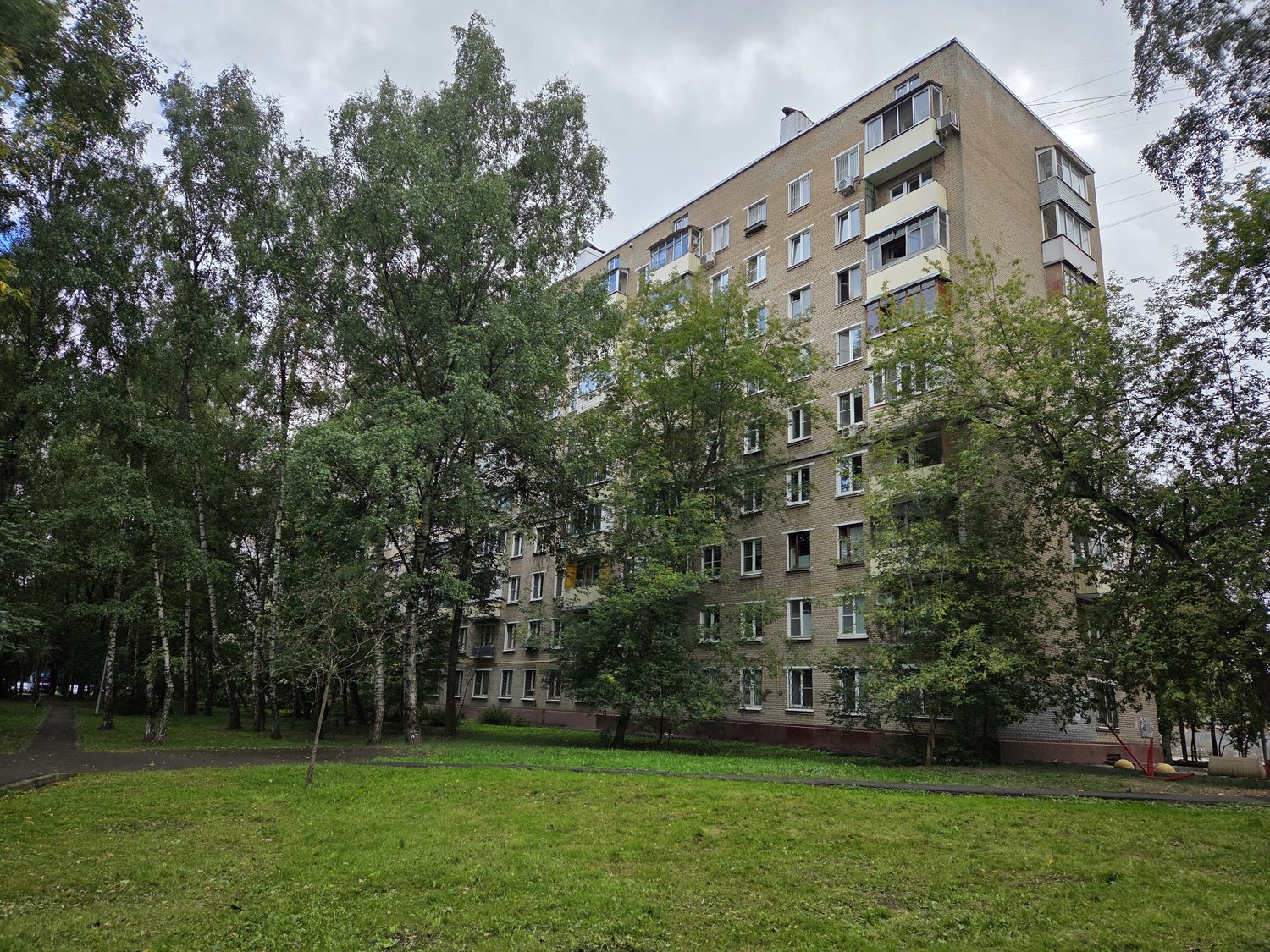Продажа имущества, находящегося в собственности города Москвы, жилое помещение …