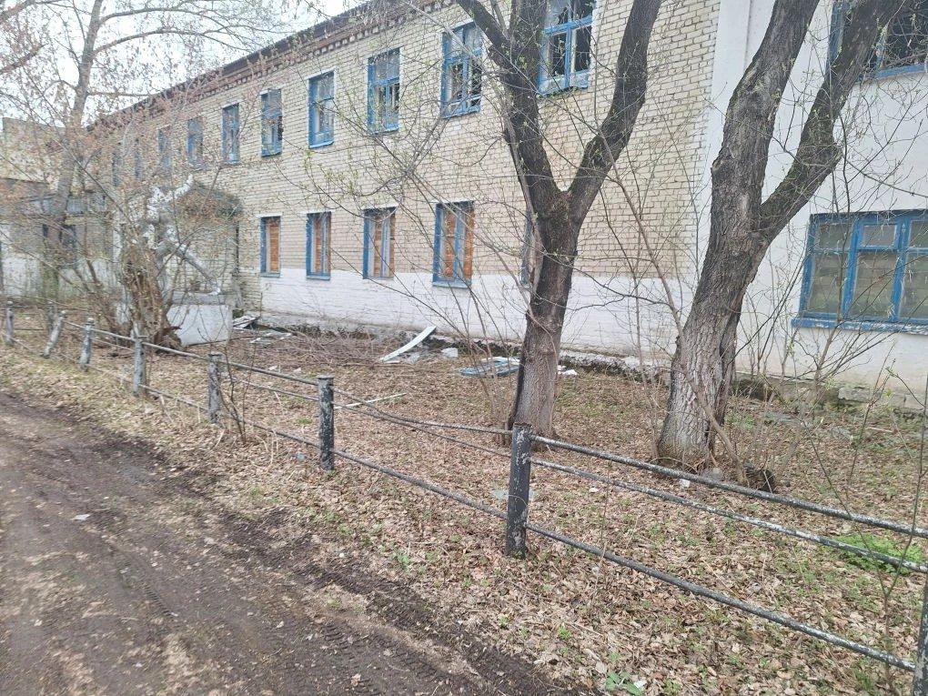 Нежилое здание –учебный корпус с пристроем под библиотеку; Нежилое здание (прис…