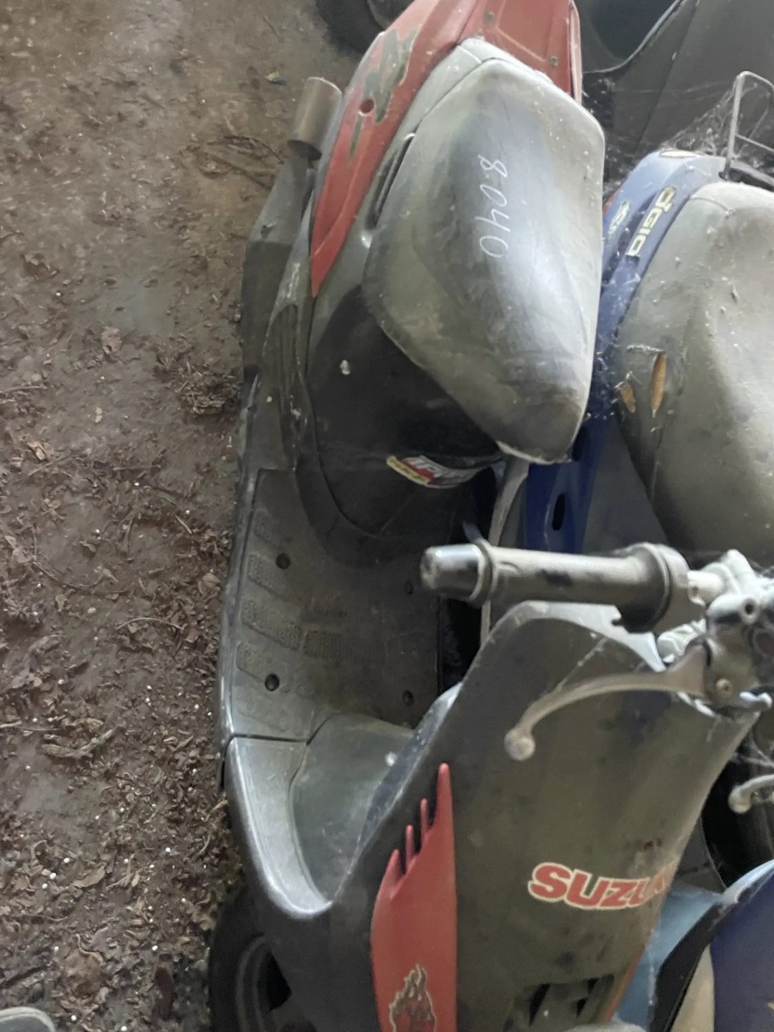 мопед марки "Suzuki", год выпуска не установлен, в корпусе зеленого цвета, без …