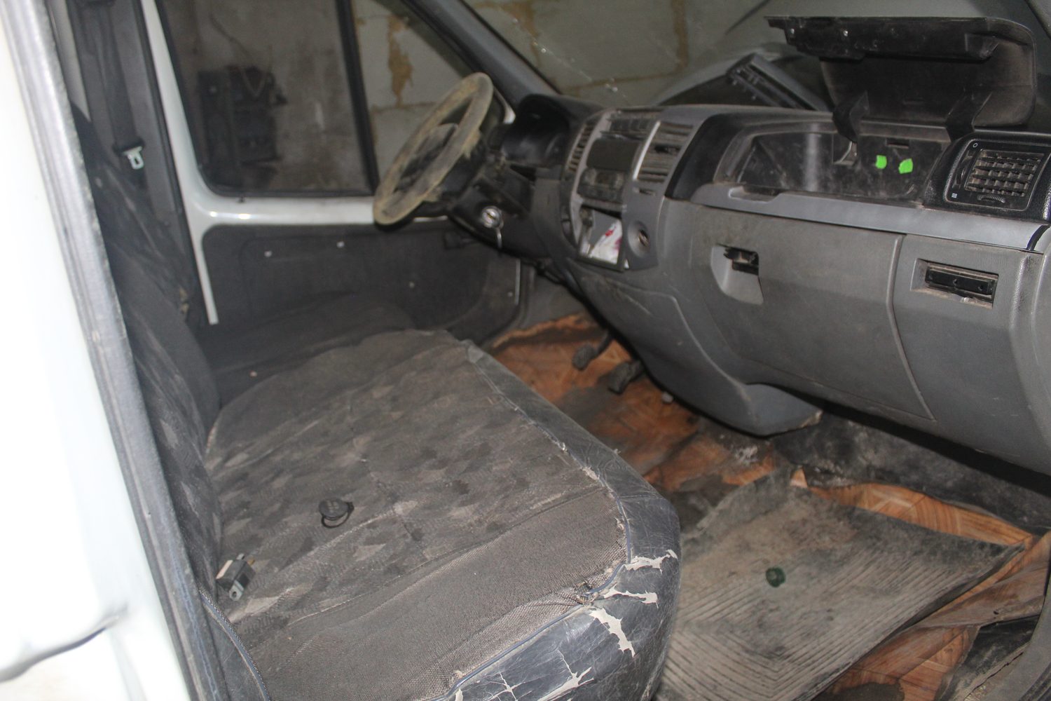 Автомобиль ГАЗ -2705, грузовой фургон цельно металлический (7 мест), 2011 года …