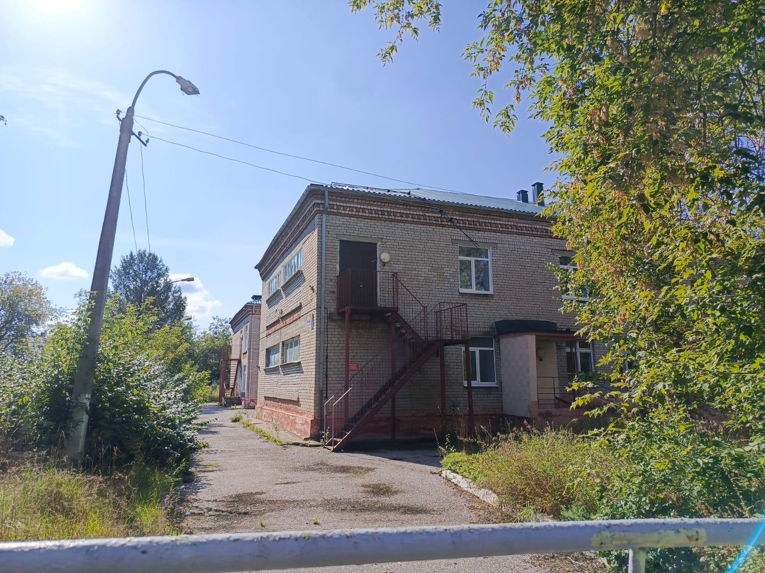 Здание, наз.: нежилое, кол-во этажей: 3, в том числе подземных 1, общ. пл. 1804…