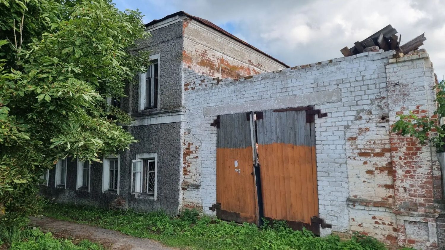 Нежилое здание, по адресу: Рязанская область, р-н Спасский, с. Ижевское, ул. Кр…
