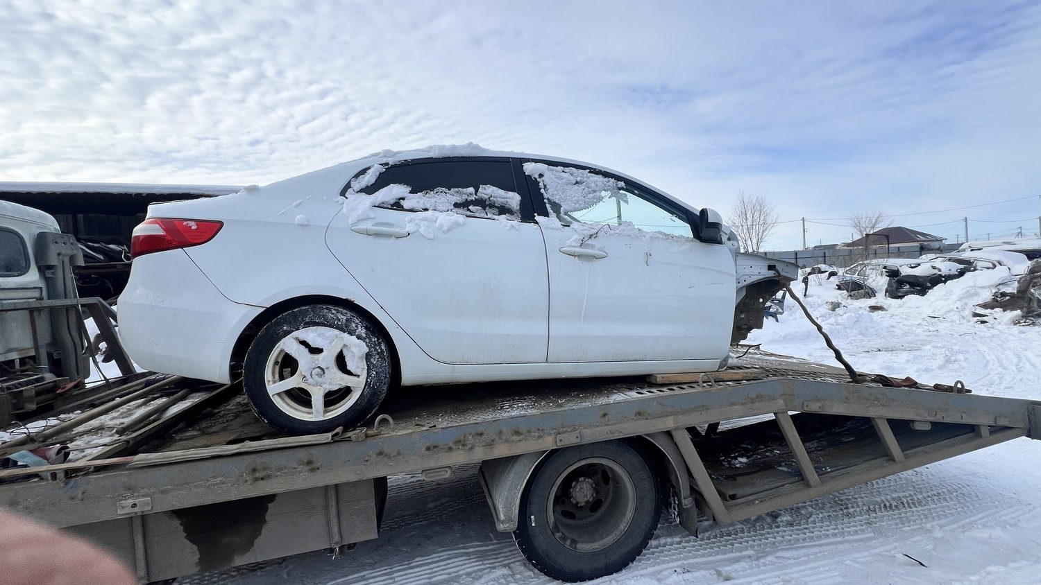 Часть кузова транспортного средства Киа Рио, VIN Z94CB41BAER181093, цвет белый,…
