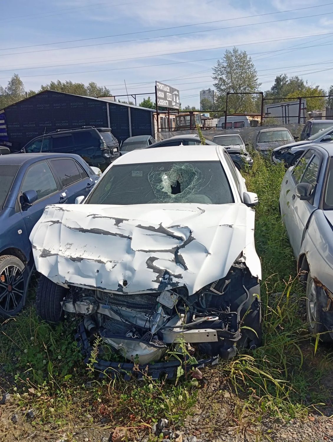 Автомобиль МЕРСЕДЕС-БЕНЦ Е200, г.р.з. О889АТ196, 2012 г.в., в кузове белого цве…