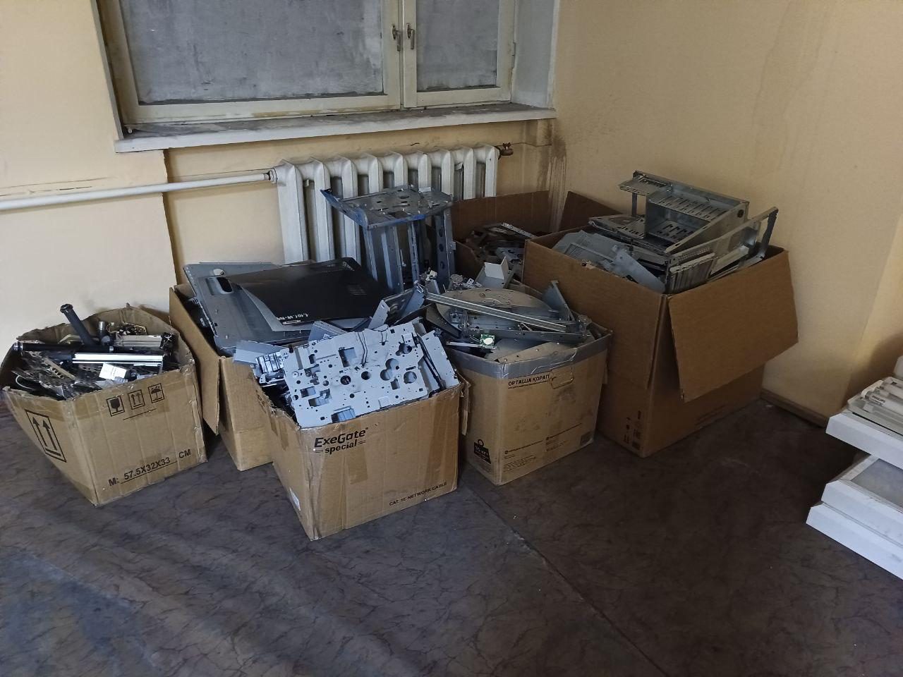 Высвобождаемое движимое военное имущество (лом и отходы черных и цветных металл…