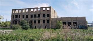 Объект незавершенного строительства расположен на земельном участке с кадастров…