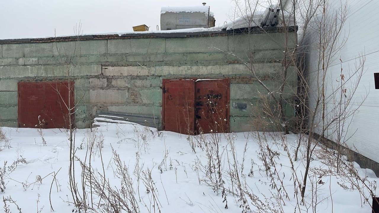 Нежилое здание - мойка, бокс, площадью 1759,4 кв.м, кадастровый №24:50:0500258:…