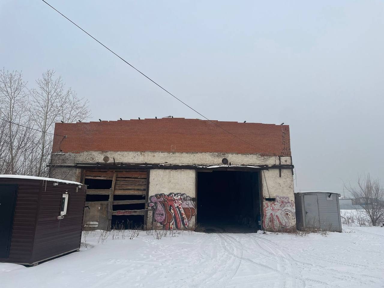 Нежилое: электроцех, пл. 43,1 кв.м, №24:50:0500258:126, гараж, пл. 334,9 кв.м, …