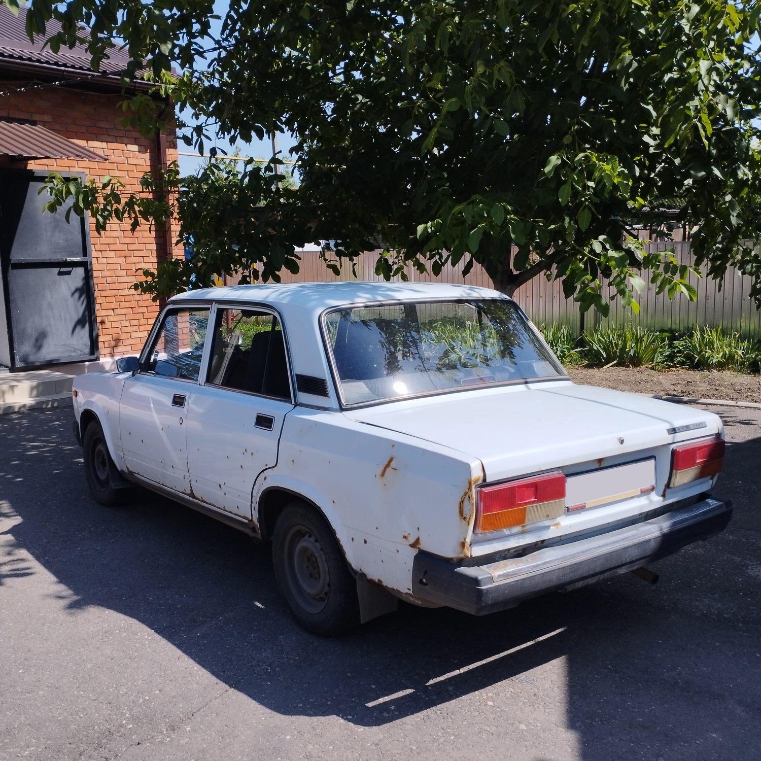 Автомобиль легковой седан ВАЗ 21074 VAZ 21074; инвентарный номер: 110105000002;…
