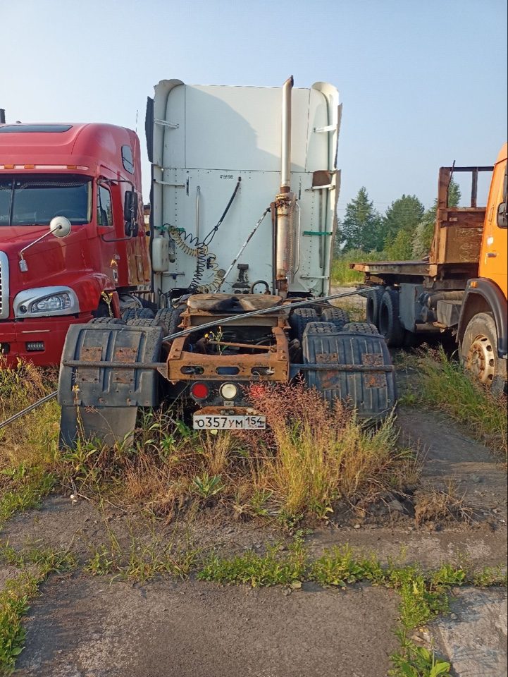 Грузовой автомобиль - тягач седельный FREIGHTLINER CL120064ST, 2003 Г.В., г/н: …