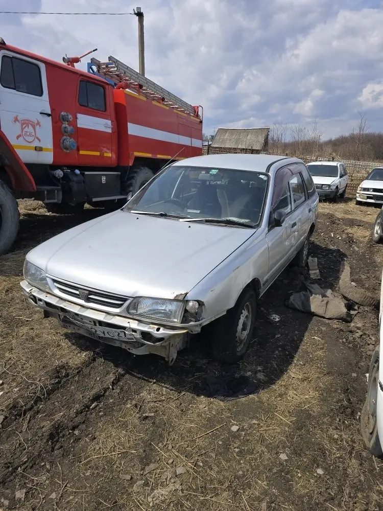 Автомобиль марки Nissan Wingroad,г/н К332УО27, 1996 г.в., № кузова WFNY10122865.