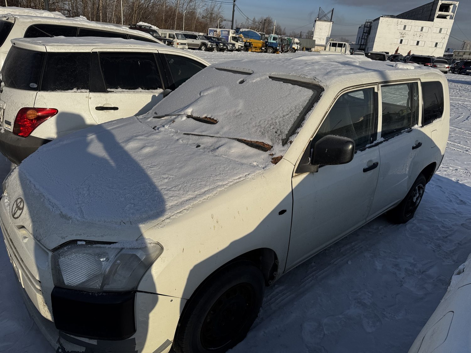 Автомобиль марки Toyota Probox, Разукомплектован моторный отсек и технические а…
