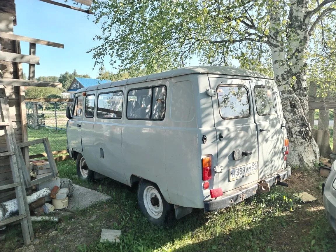 Автомобиль марки УАЗ =220692