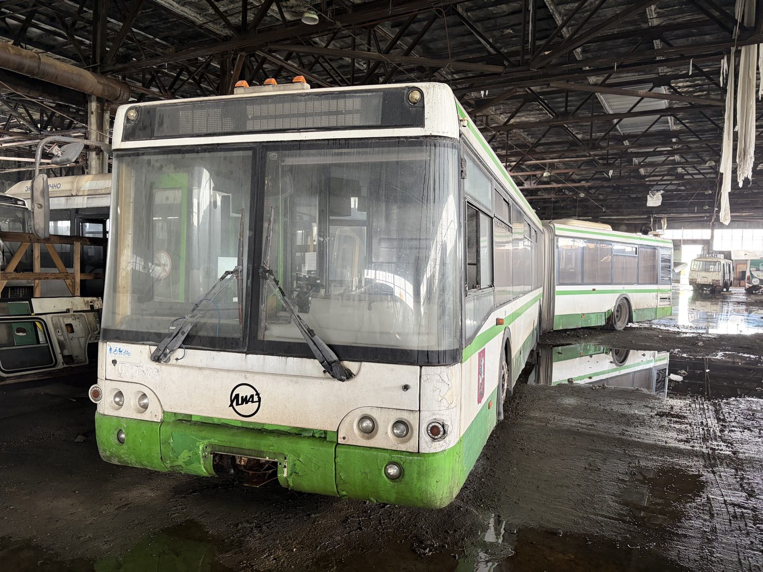 Автобус городской ЛиАЗ 621321-0000010, 2011 года