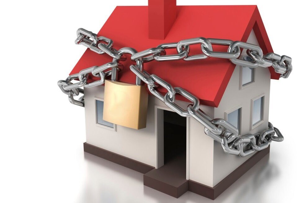 Лот № 10406, 1/2 доля в праве общей долевой собственности на жилое помещение (к…