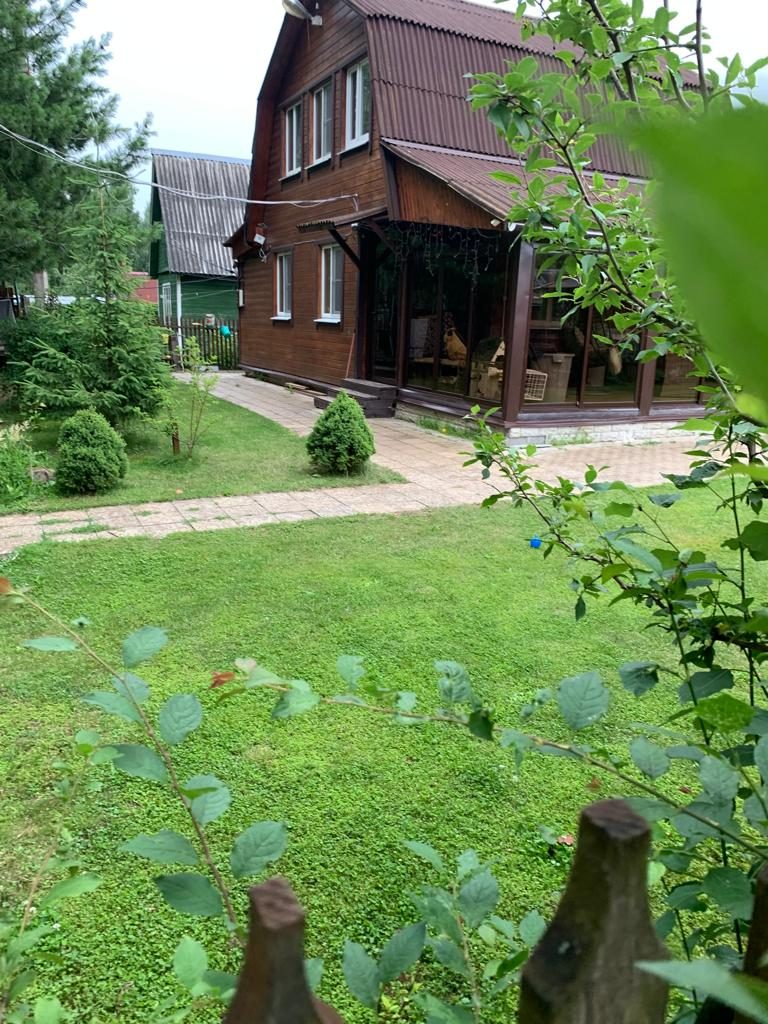 (повторные торги). Общая долевая собственность (1/2 доля в праве) на жилое здан…