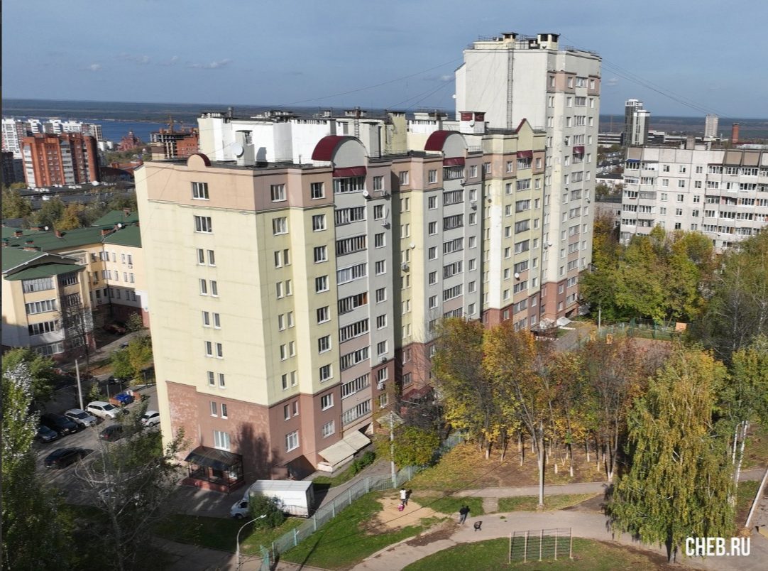 1/2 доля в праве на жилое помещение, площадью 63,8 кв. м, расположенное по адре…