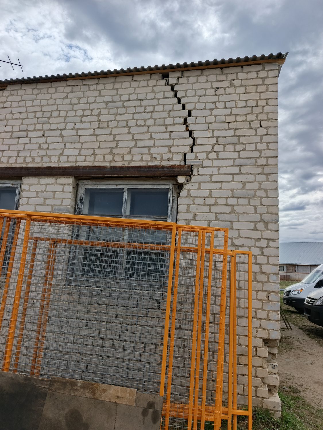 Гараж в д. Слуда , кадастровый номер 35:08:0302021:329, назначение: нежилое, ко…