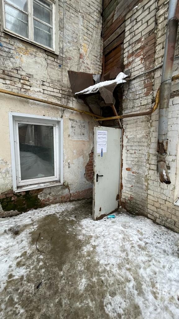 Нежилое помещение общей площадью 27,1 кв. м, расположенное на первом этаже жило…