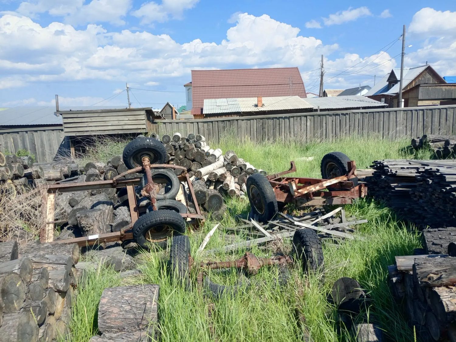 Трактора, 3 шт. и прицепы 2 шт.