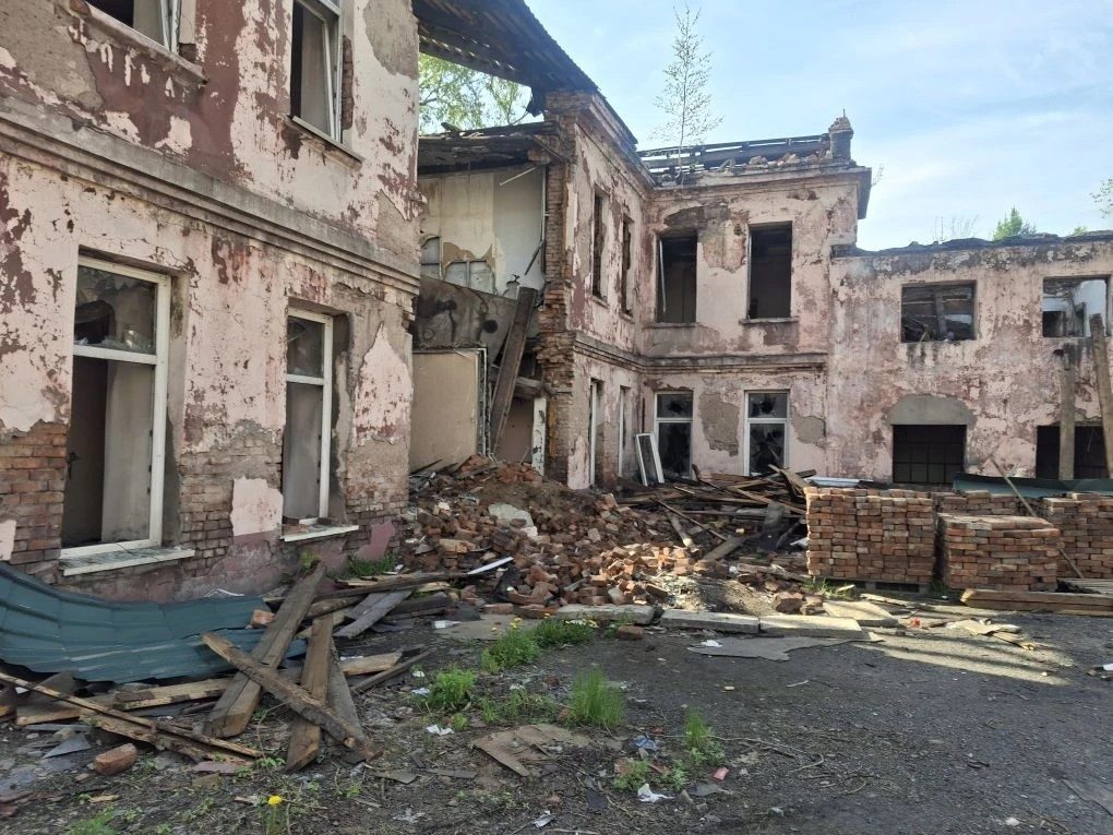 Нежилое здание АБК, общей площадью 7515,9 кв.м., кадастровый номер 42:32:000000…