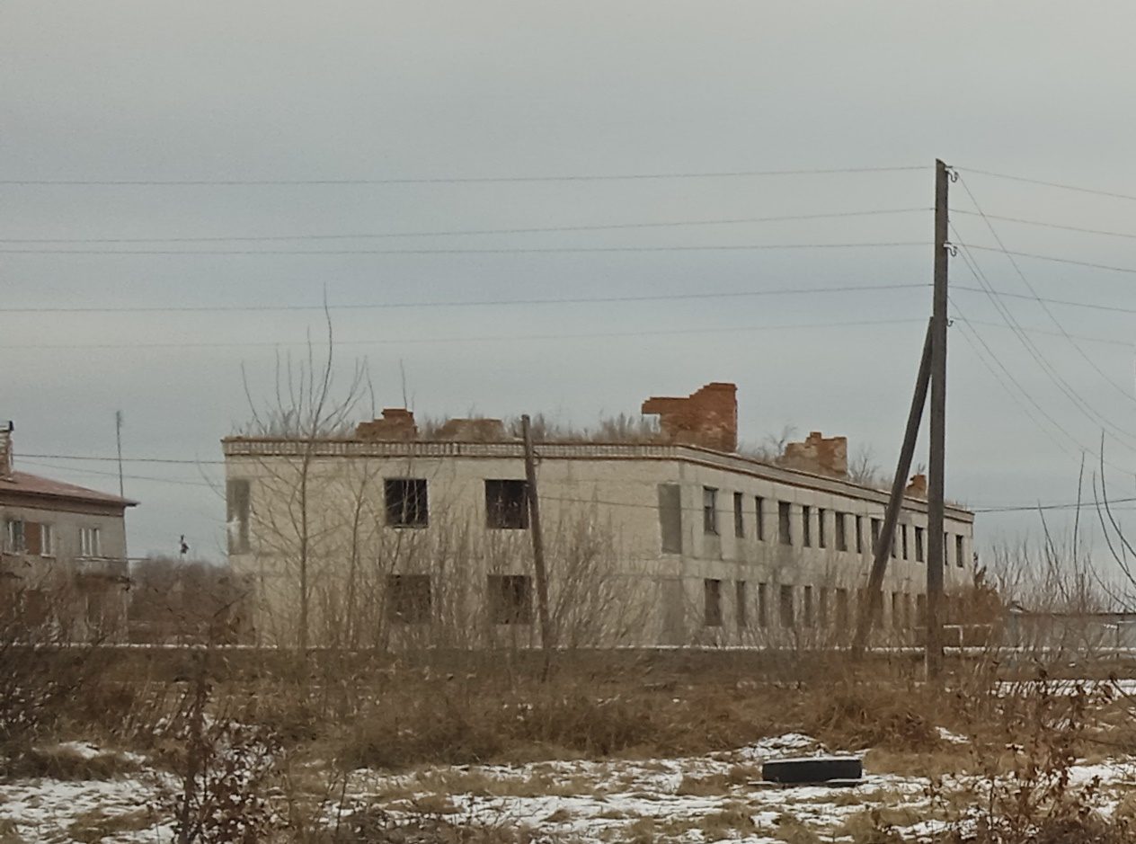 Годные остатки строительных материалов от разбора нежилого здания (без вывоза с…