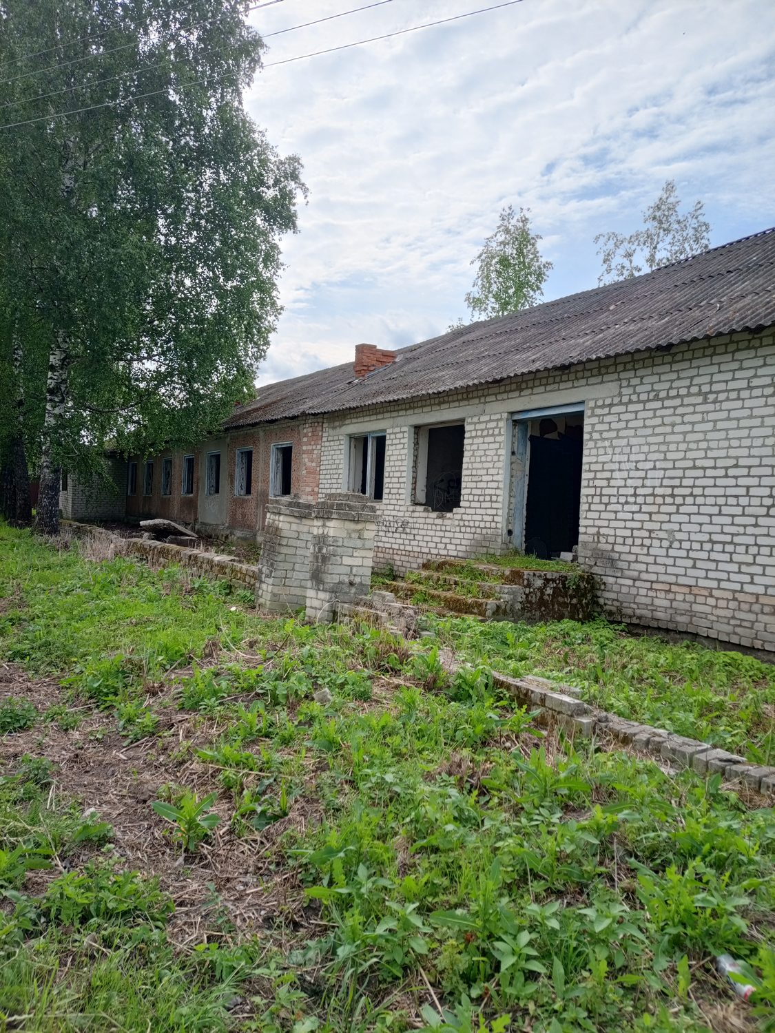 Нежилое здание по адресу: Брянская область, Брянский район, д. Молотино, ул.Шко…