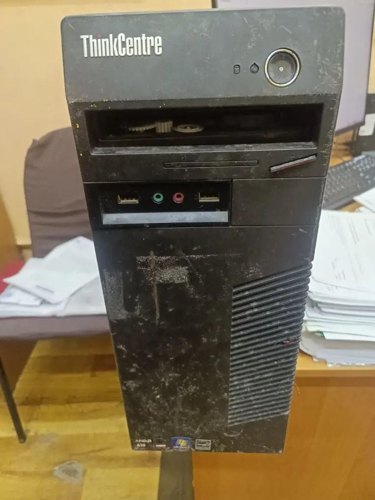 Системный блок марки Lenovo модели 1S10J6S00300PC08LJK2
