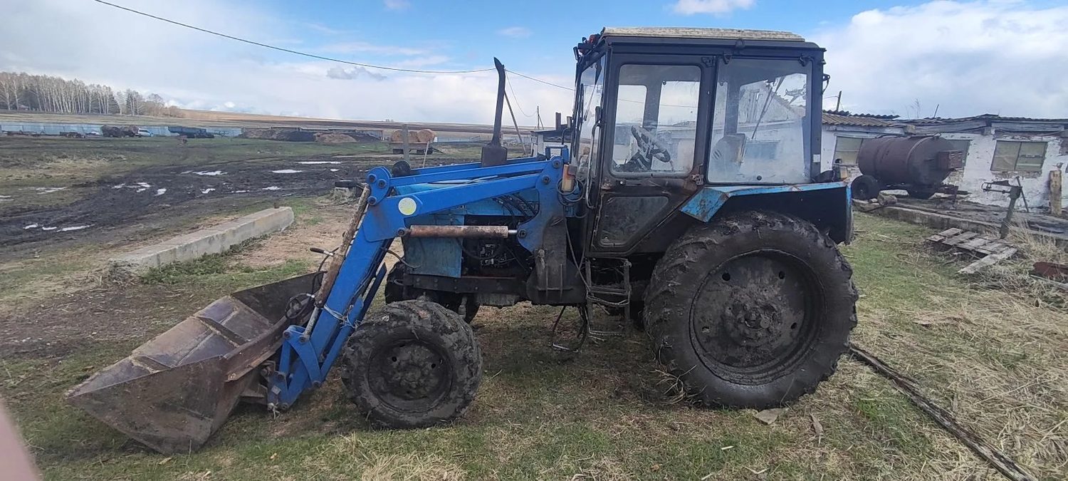 Трактор Беларусь 82.1, г/н 7488УА21, 2012 г.в., VIN 00804852, синего цвета