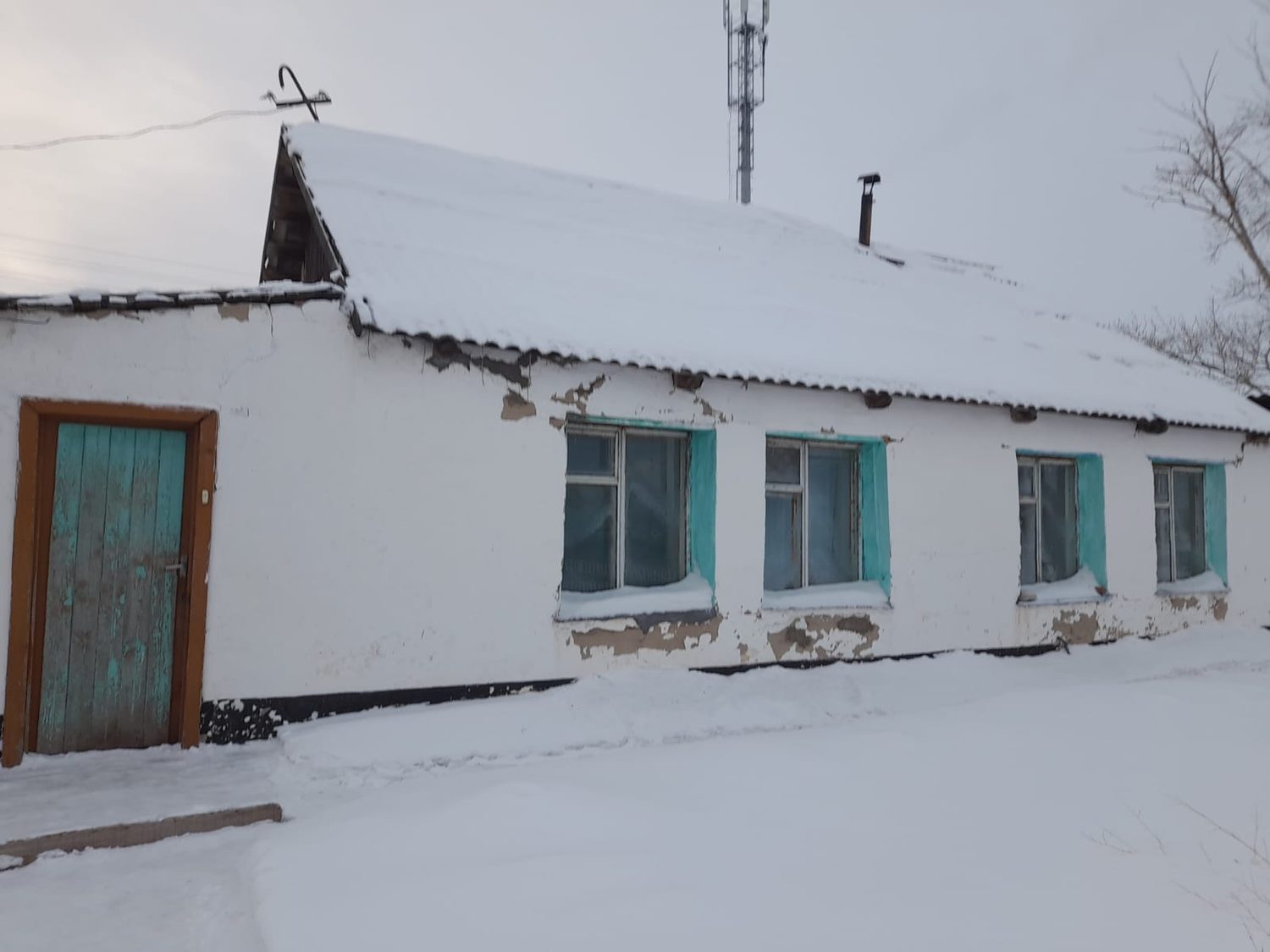 Нежилое здание с земельным участком, расположенное по адресу: Алтайский край, П…