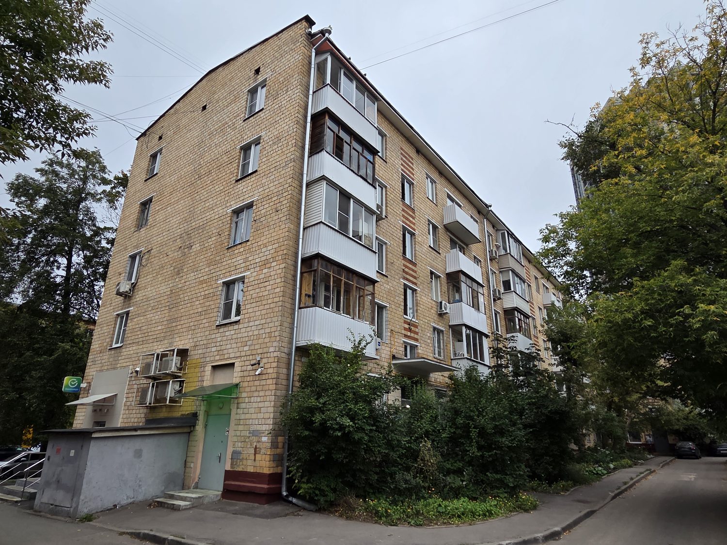 Продажа имущества, находящегося в собственности города Москвы: жилое помещение …