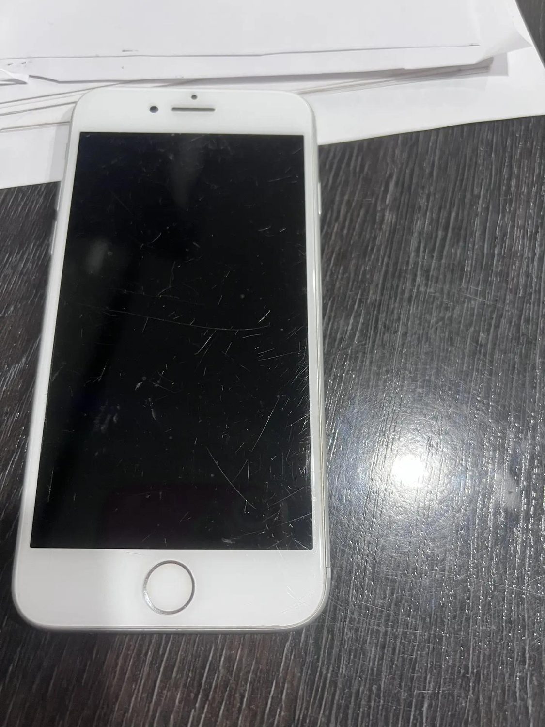 Мобильный телефон "Iphone 8" 1 Штука (шт)