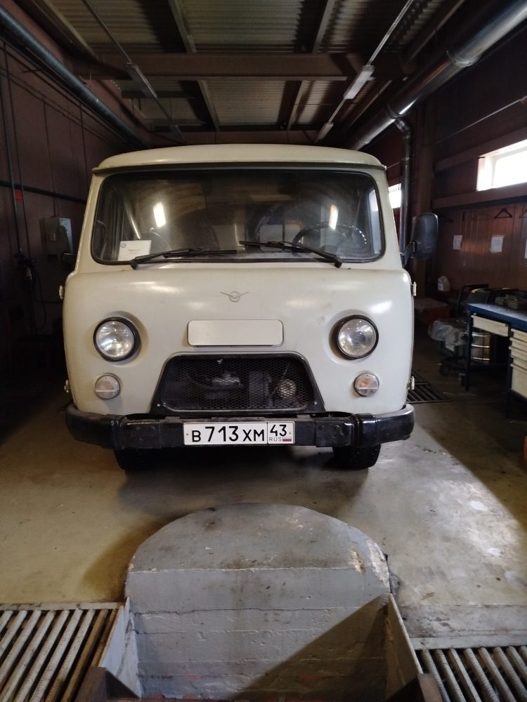 Грузовой фургон УАЗ-3741
