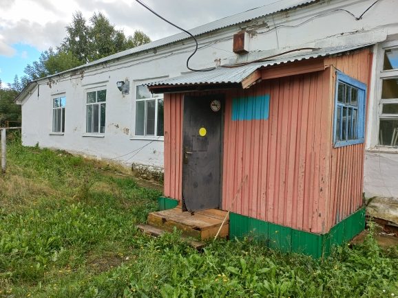 Нежилое здание площадью 391,6 кв. м., с кадастровым номером 59:40:0013701:348 п…