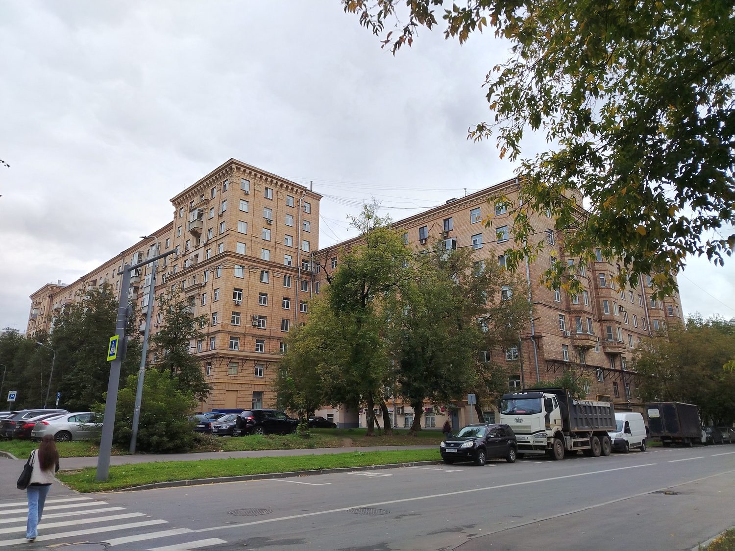 Продажа имущества, находящегося в собственности города Москвы, жилое помещение …