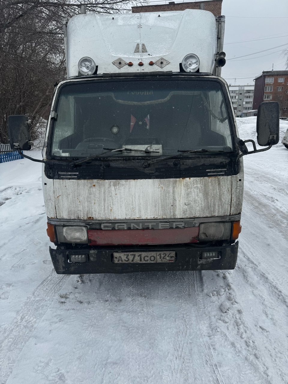 Грузовой фургон MITSUBISHI Canter, 1989г.в., г/н A371CO124, VIN отсутствует, но…